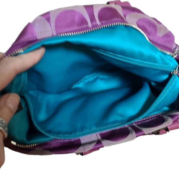 Coach Signature Poppy Handbag - Picture 11 of 14